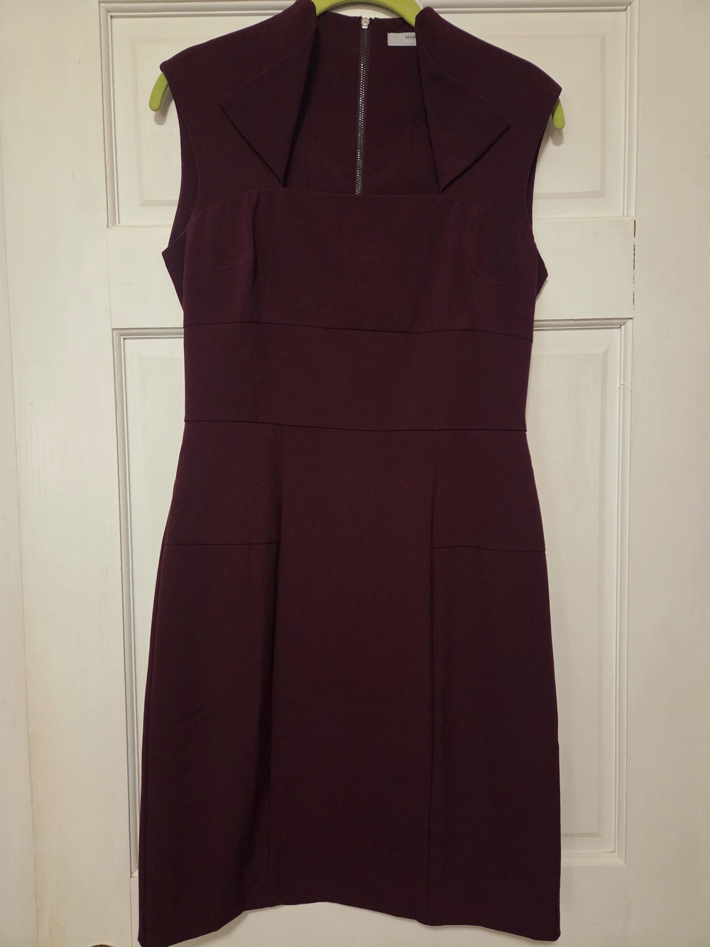 Andrew Marc New York Sleeveless Burgundy Sheath Dress w. Neck Detail - Size 4